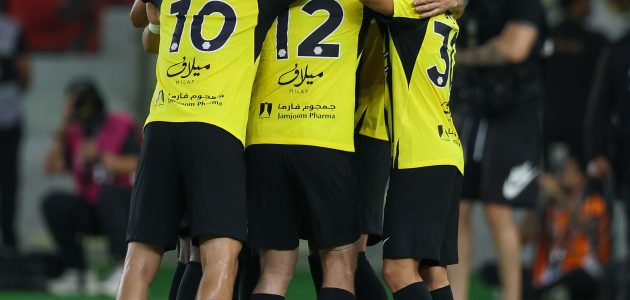 ليست المرة الأولى.. دعوة هلالية لخطف نجمي اتحاد جدة